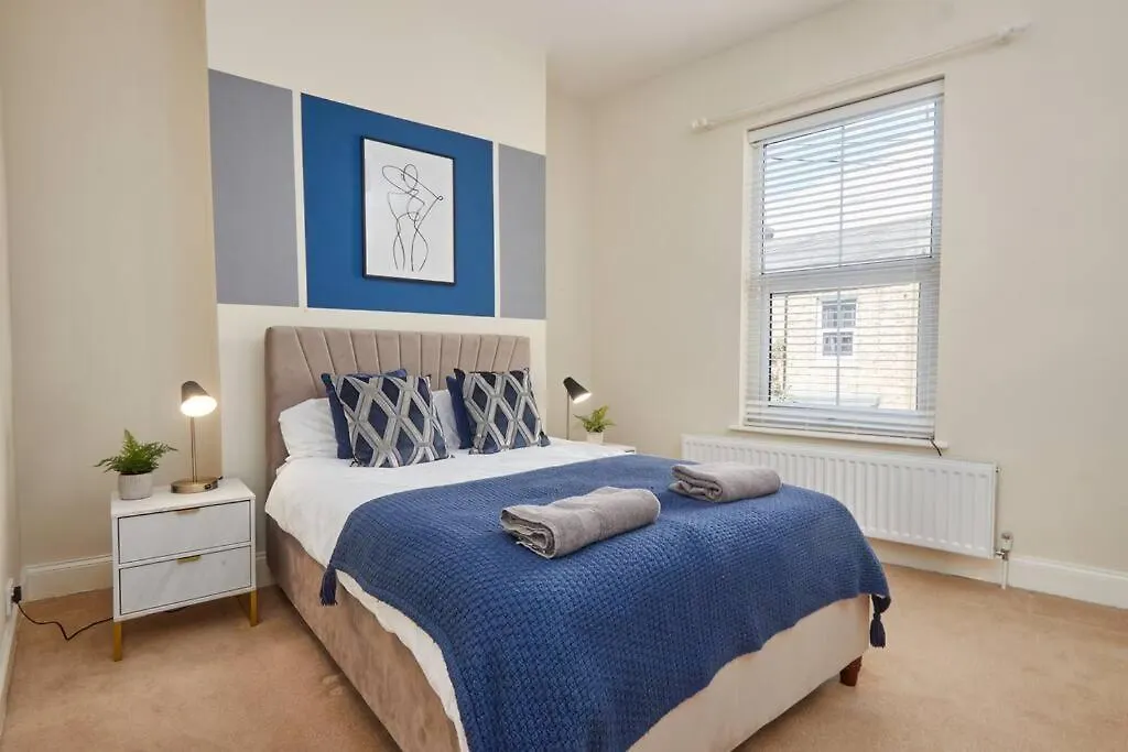 Delightful Central York House
