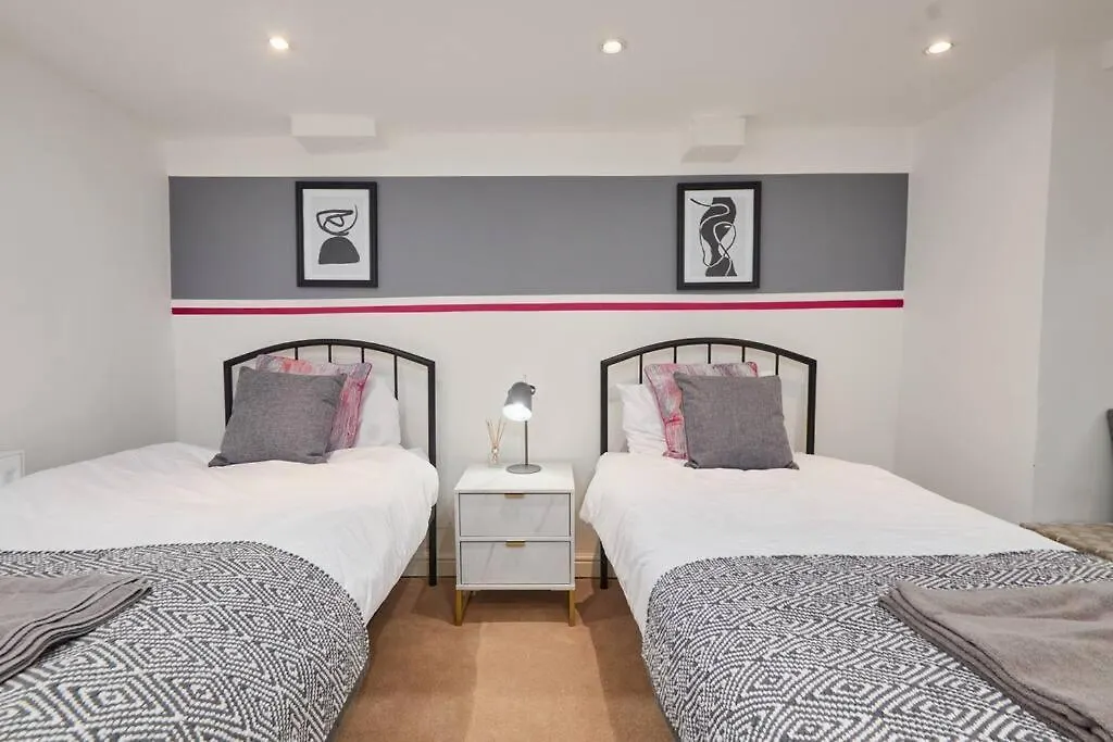 Delightful Central York House