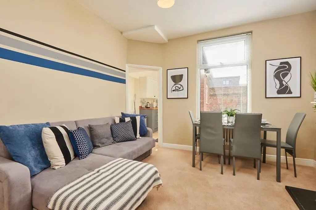 Delightful Central York House